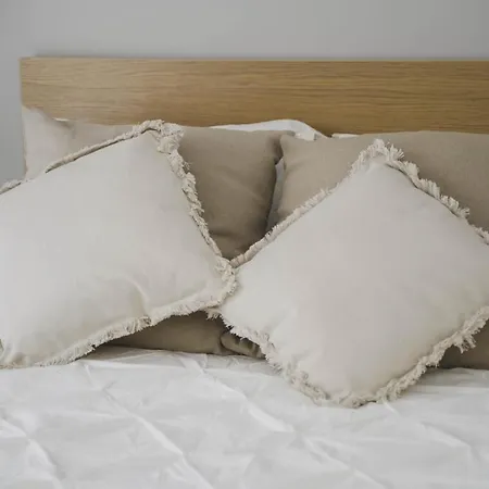 Appartement Marines 2 *